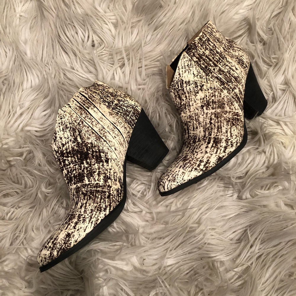 Leather cowboy booties - size 6.5